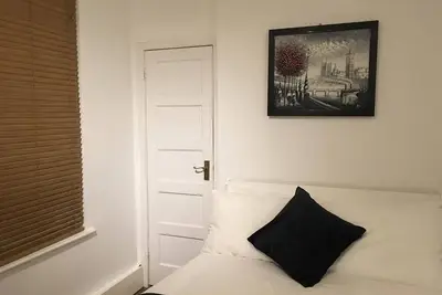 Image de Appartement-Supérieure-Sdb privée-Vue sur Jardin-One Bedroom