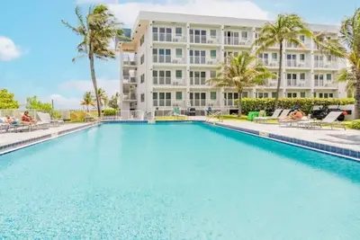 Image de Pompano Beach | Sunny Coast Retreat | Ocean, Pools & Relaxation