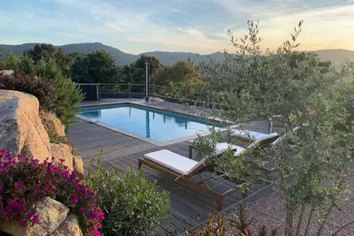 Image de Bergerie de charme, vue panoramique, piscine chauffée