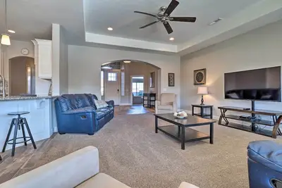 Image de Adventure Bound Home w/ Pickleball, Hot Tub & More