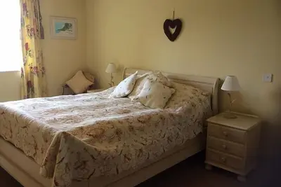 Image de Bungalow-Supérieure-Salle de bain privée-Vue sur Jardin-Carrot Cottage