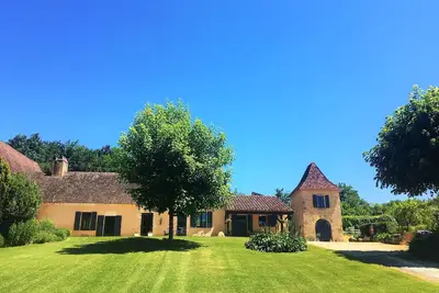 Image de Superbe Maison En Pierre Avec Jardin Et Piscine Proche Commodites & Restaurants