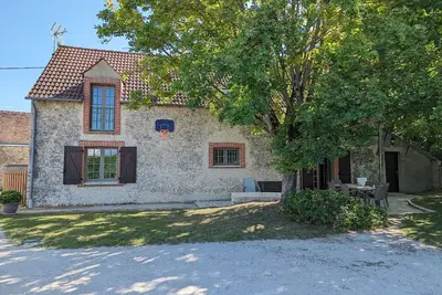 Image de Maison de campagne rénovée à 1h de Paris, avec jardin clos, 4 chambres et équipements familiaux