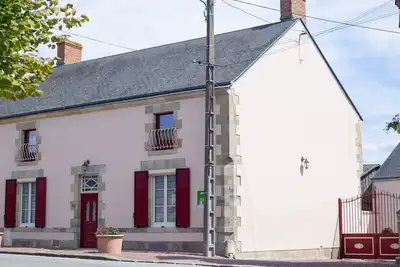 Image de Charmante fermette rénovée avec cour privée, proche de Paris et facile d'accès par autoroutes