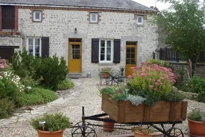 Image de Charmant Gîte au Calme près de Pithiviers avec Jardin et Terrasse