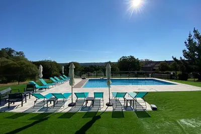 Image de Superb 4 Bedroom House, sleeping up to 6 Adults and 4 Children, fully equipped.
