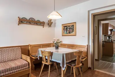Image de Appartement \"Große Gartenwohnung Haus Forelle\" sur les pentes avec vue montagne