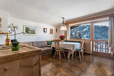 Image de Appartement \"Panoramico Haus Forelle\" sur les montagnes avec vue sur la montagne et le jardin