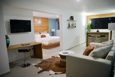 Image de Guest-friendly Luxury hotel room in central Sosua, with private bar