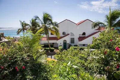 Image de Salty Sway Villa - Private Beach - 5bed\/5bath
