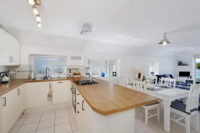 Image de 2 Bedroom-Maison-Salle de bain privée séparée