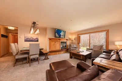 Image de Your home away from home! Newly remodeled 3br/3ba Teton Creek Resort Condo