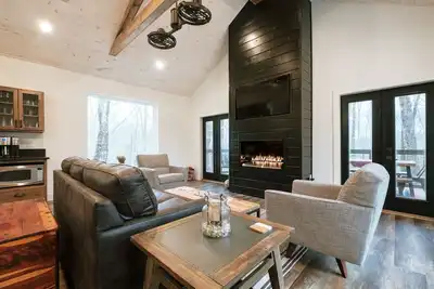 Image de Honeysuckle Bridge- Hot Tub, Firepit, Private Hiking, Sandstone Arch