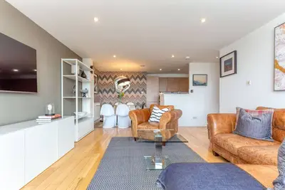 Image de Appartement-Salle de bain privée-Two-Bedroom Argyle St 6/5