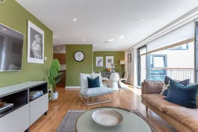 Image de Appartement-Salle de bain privée-Two-Bedroom Argyle St 4/3