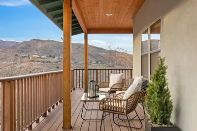 Image de Fun Views, Full Kitchen, Near Shopping& Dining