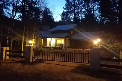 Image de Welcome to our \" Korner Kabin \" In the aspens and pines.