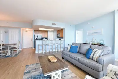 Image de Beachy Condo w/ Panoramic Views from Xl Balcony in Central Destin! 🌊🌴💙