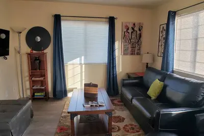 Image de 💖Bright, Clean&Comfy Stay|Ac|<2 mi UofA| Pets Ok💖