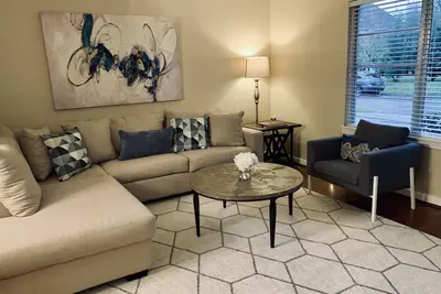 Image de Inviting/Cozy Home in Medical Center - Beautiful home to stay! !