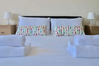 Image de Double-Confort-Salle de bain partagée-Vue sur Rue