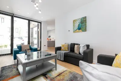 Image de Lt Greenwich 3 Bed-Maison-Sdb privée avec douche