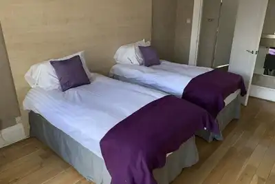 Image de Appartement-Moderne-Salle de bain-Vue sur Rue