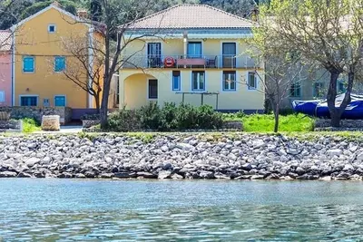 Appartement Zvonko, (16323), Veli Rat, Croatia