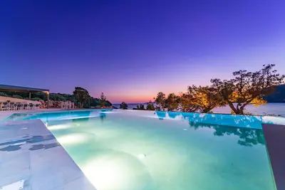 Image de Villa Yana with direct sea access, large pool & heated jacuzzi