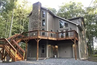 Image de The Perfect Mountain-Swim-ski-hike-Chefs kitchen-Modern new built and cozy! !