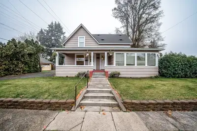 Image de Adorable dog-friendly duplex near Main Street with full kitchen