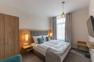 Image de Standard double room 11 (top floor right) - 24/7 self-check-in, 14008