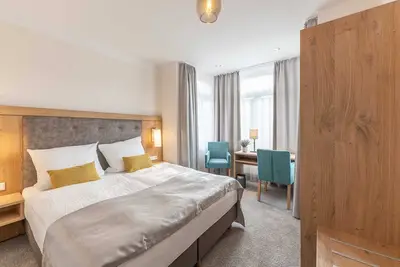 Image de Superior double room 13 (top floor right) - 24/7 self-check-in, 14008