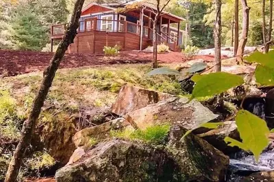 Image de Wake up to a waterfall. Near Dupont, Brevard, Hendersonville.