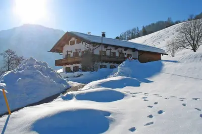 Image de Vacation apartment with balcony and mountain view in a quiet location in Ruhpolding/Chiemgau