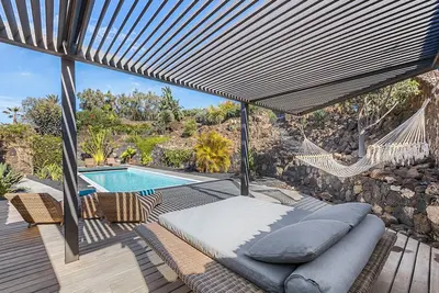 Superbe nouvelle maison avec piscine chauffée
