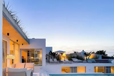 Image de Villa, great sea and sunset views on a quiet spot, 1minute from the beach.