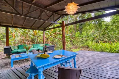 Image de Beach House located on beautiful Beach front property