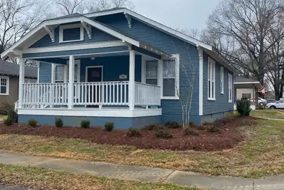 Image de Chestnut Cottage - Minutes to Downtown and Nmmc! Close to Fairpark & Arena.