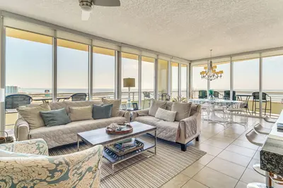 Image de Walk to Beach: Luxury Biloxi Condo w/ Pool Access!