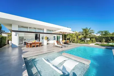 Image de Premier Seaside Villa with Pool at White Villas (7