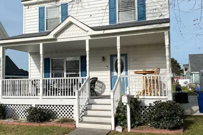 Image de 3 Br 1. 5 Ba. Optional Golf Cart rental. No pets