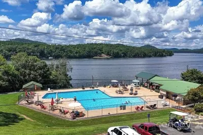 Image de Lake Escape on Lake Tillery / Gated Community / High Speed Internet