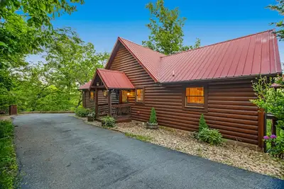 Image de Deluxe Mountain Cabin with Private Hot Tub, Fireplace + Free Attraction Tickets