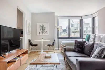 Image de Shining Tribeca Studio w/ Indoor pool + Gym by Blueground