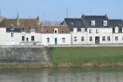 Image de La Porte Bleue on the Île d'Or opposite the Château d'Amboise
