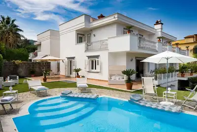 Image de Villa Lia with Private Pool, Garden and Parking