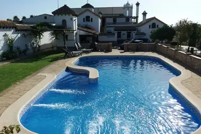 Image de Maison de vacances 'La Cazuela' avec vue sur la montagne, piscine, jardin et terrasses