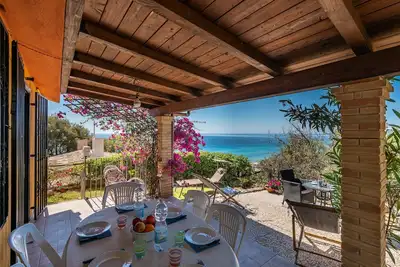 Image de Maison de vacances \"Villa Laura\" avec vue sur la mer, jardin, terrasses et Wi-Fi