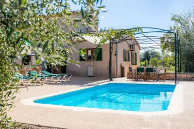 Image de Maison de campagne Sa Torreta avec piscine, terrasse, Wi-Fi et climatisation